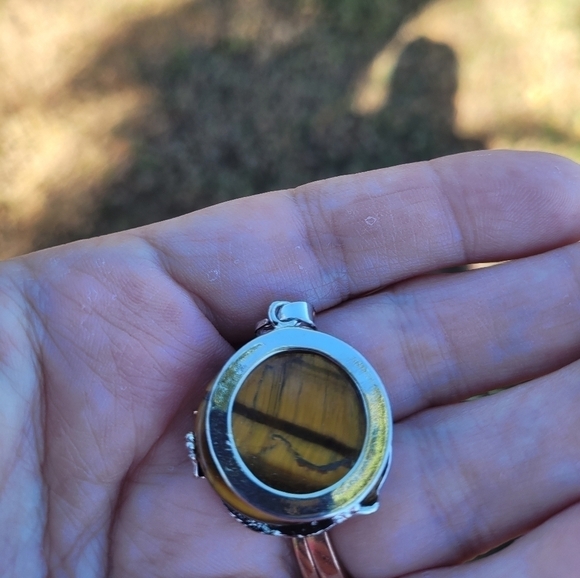 Handmade Tiger's Eye with Dragon Pendant - Picture 2 of 2